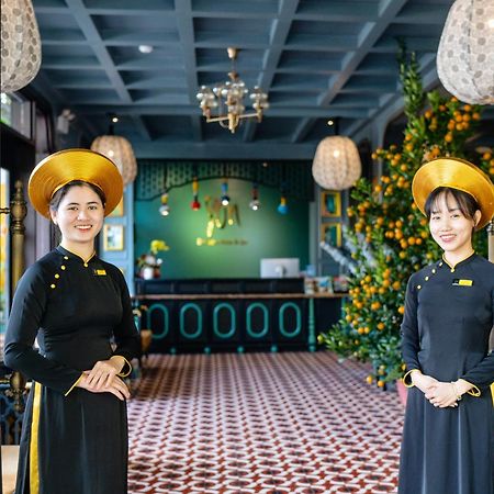 Son Hoi An Boutique Hotel & Spa Buitenkant foto Reception at the hotel