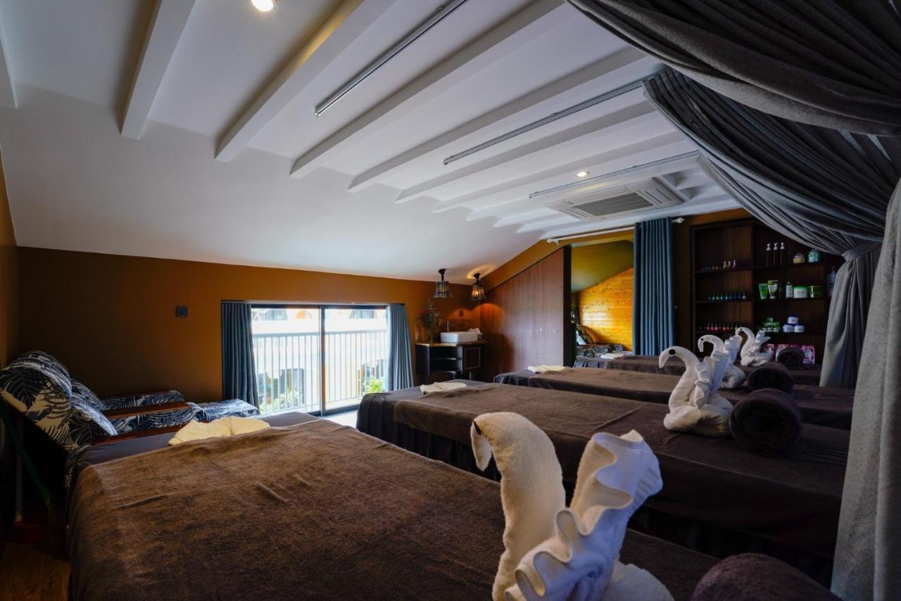 Son Hoi An Boutique Hotel & Spa Buitenkant foto A room at a spa in Taiwan