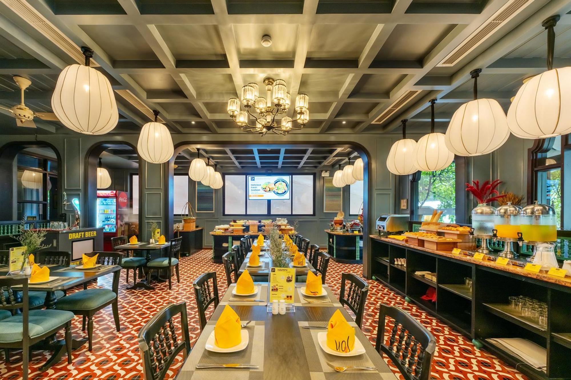 Son Hoi An Boutique Hotel & Spa Buitenkant foto The interior of the restaurant