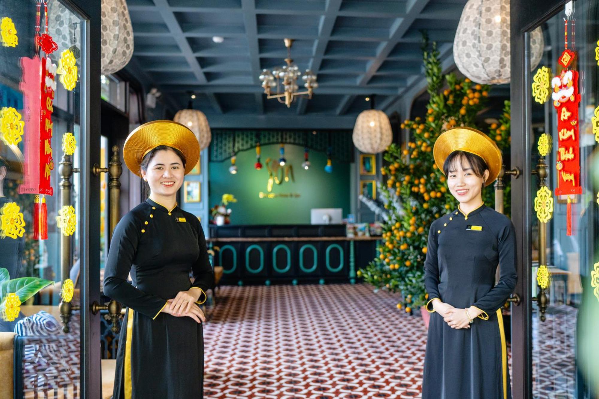 Son Hoi An Boutique Hotel & Spa Buitenkant foto Reception at the hotel